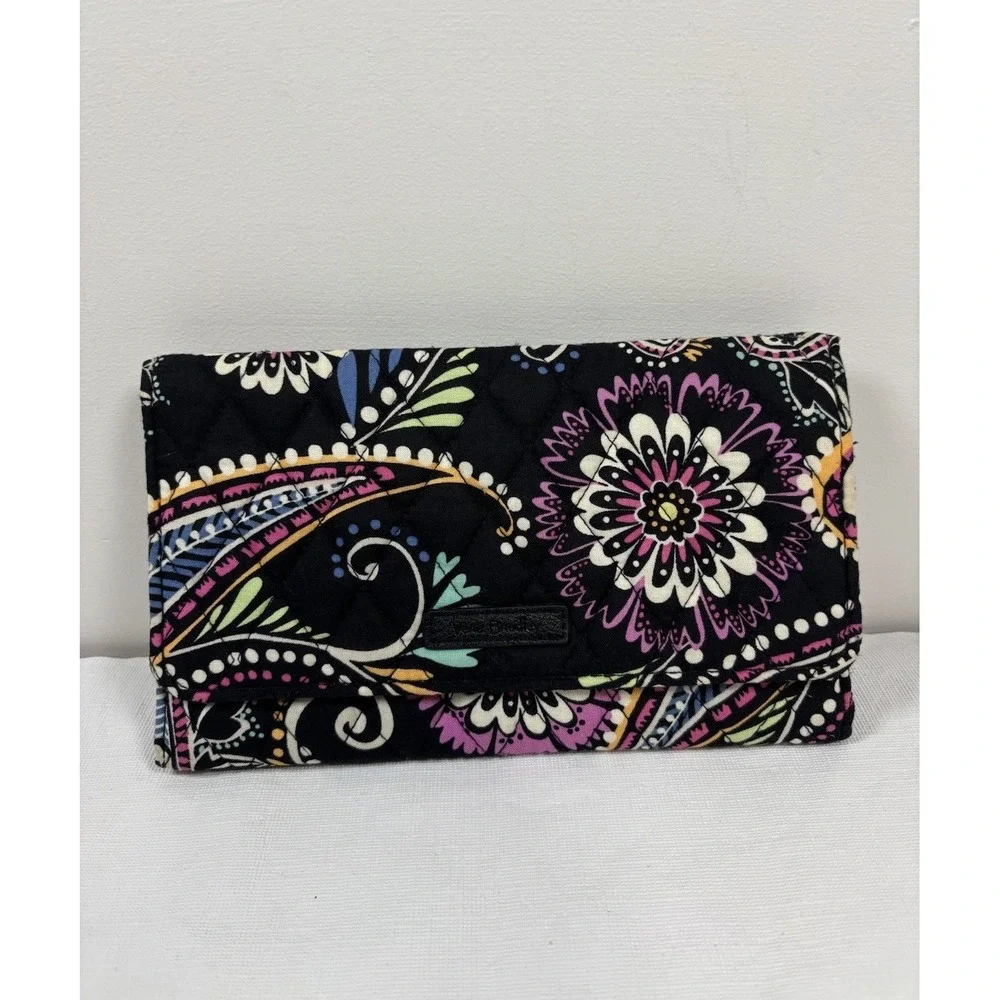 Vera Bradley Trifold Wallet Clutch Black‎ Paisley Floral Print Wristlet Quilted